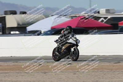 media/Oct-05-2025-CVMA (Sun) [[beeef4f201]]/Race 2-Supersport Middleweight/
